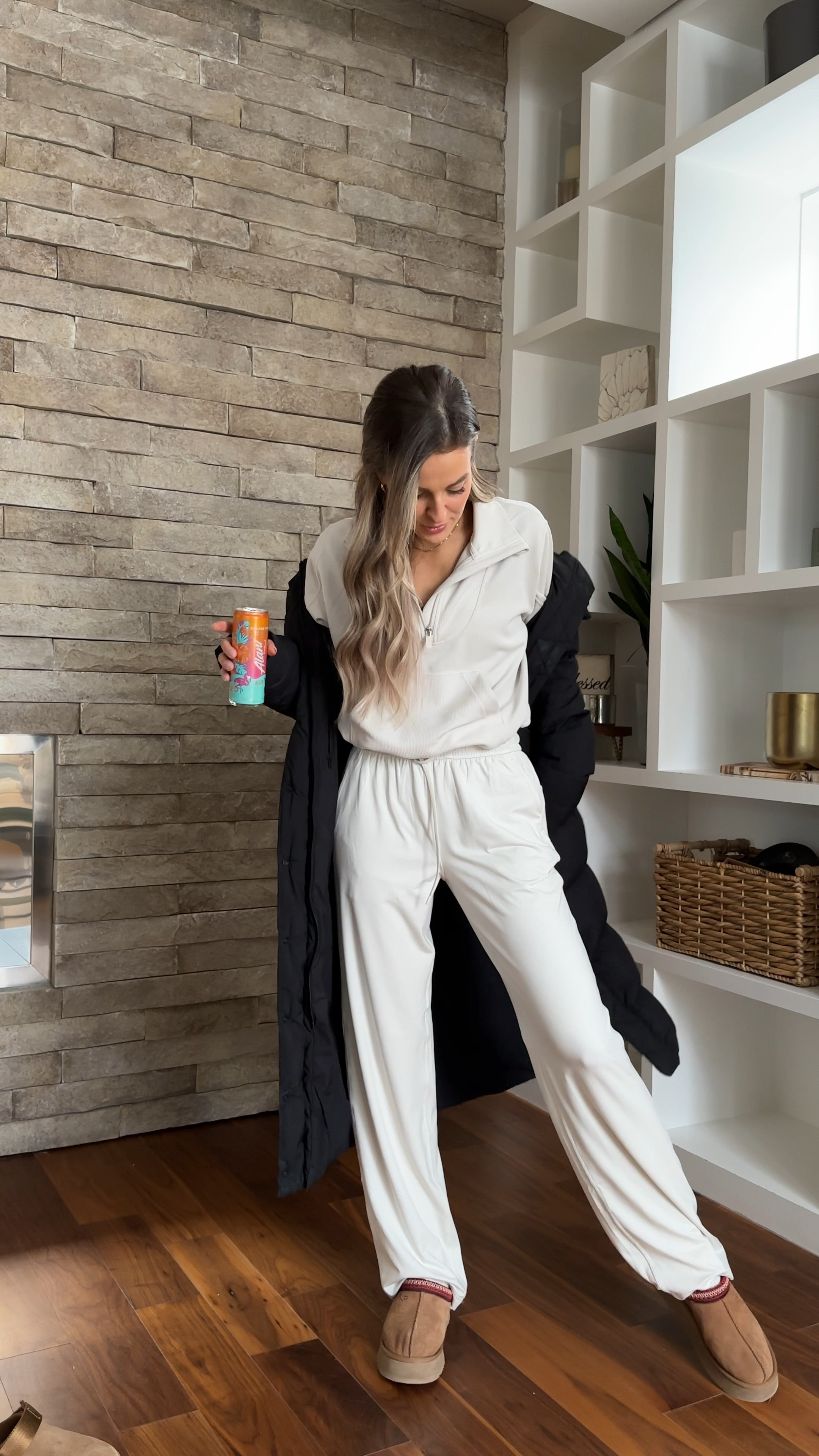 Comfy outfits ☁️✨

Wearing a 6 in the sweater, pants and jacket! ☺️

#LTKbeauty #LTKwinter #LTKfitness