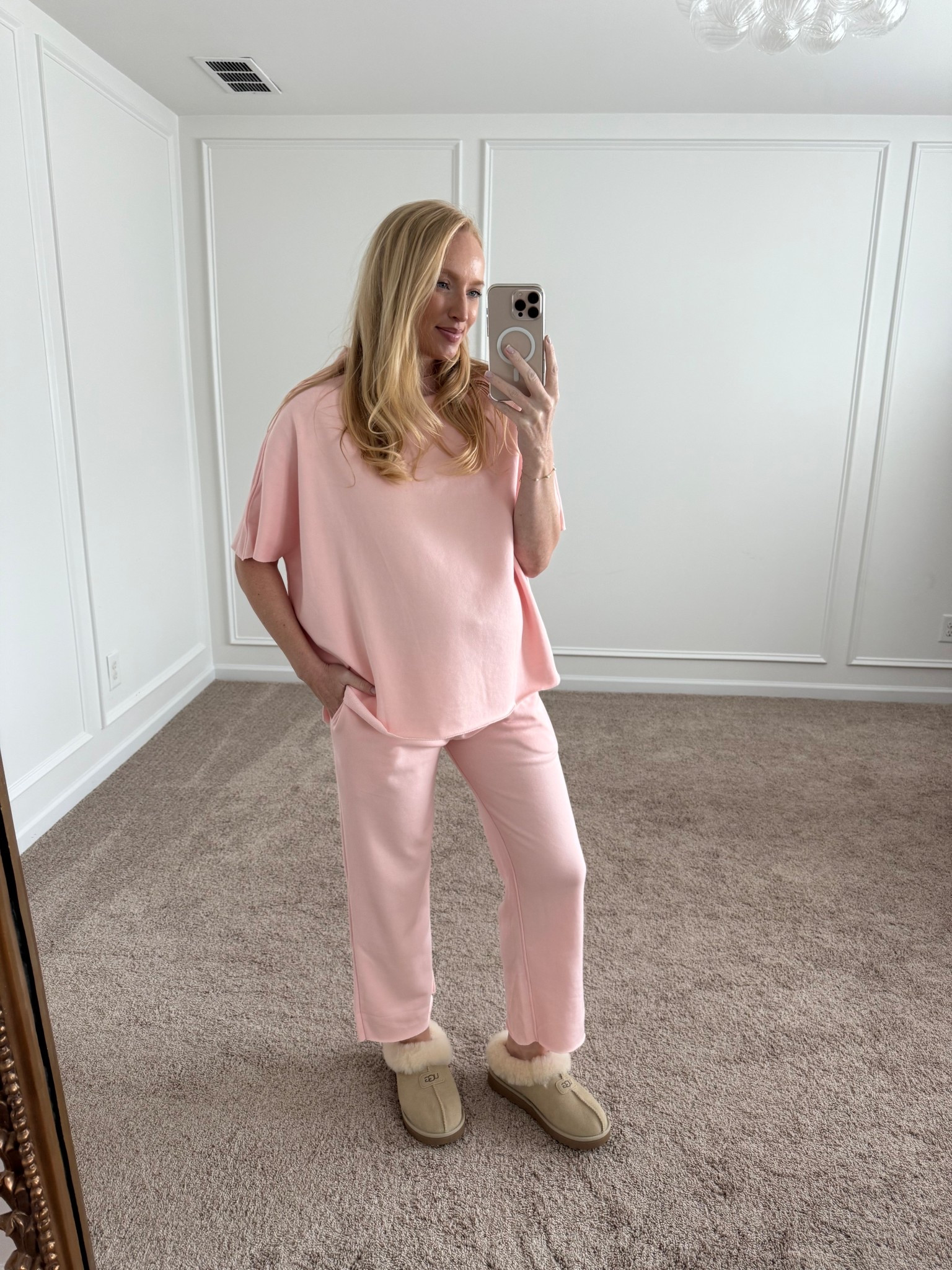 Cozy Amazon lounge set! Love the extra length of this top. Wearing a size small! 