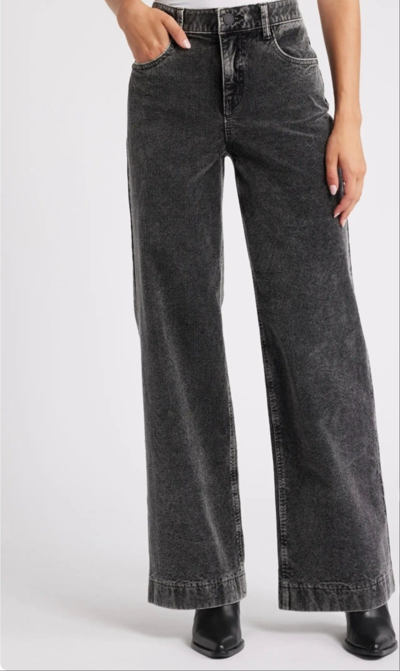 Petite fashion high waist wide leg jeans and pants for short women in black.

#LTKPetite #LTKFindsUnder50
