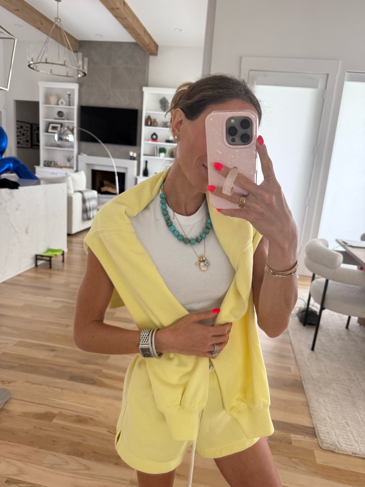 Yellow matching set that is SO cute! I’m obsessed with! Wearing xxs