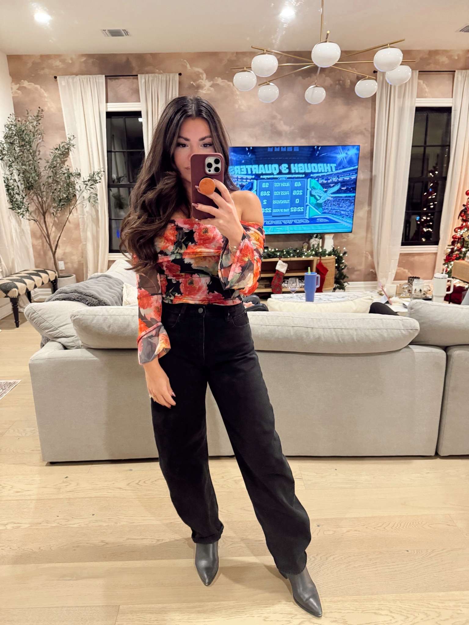 True black barrel jeans and this comfy floral autumn top for family dinner night 💐

#LTKSeasonal #LTKSaleAlert #LTKFindsUnder50