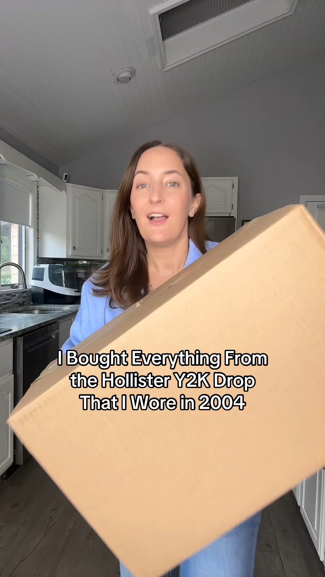 I wore all this when I was in high school in the early 2000s 🙌🏻🙌🏻🙌🏻 Hollister y2k drop 