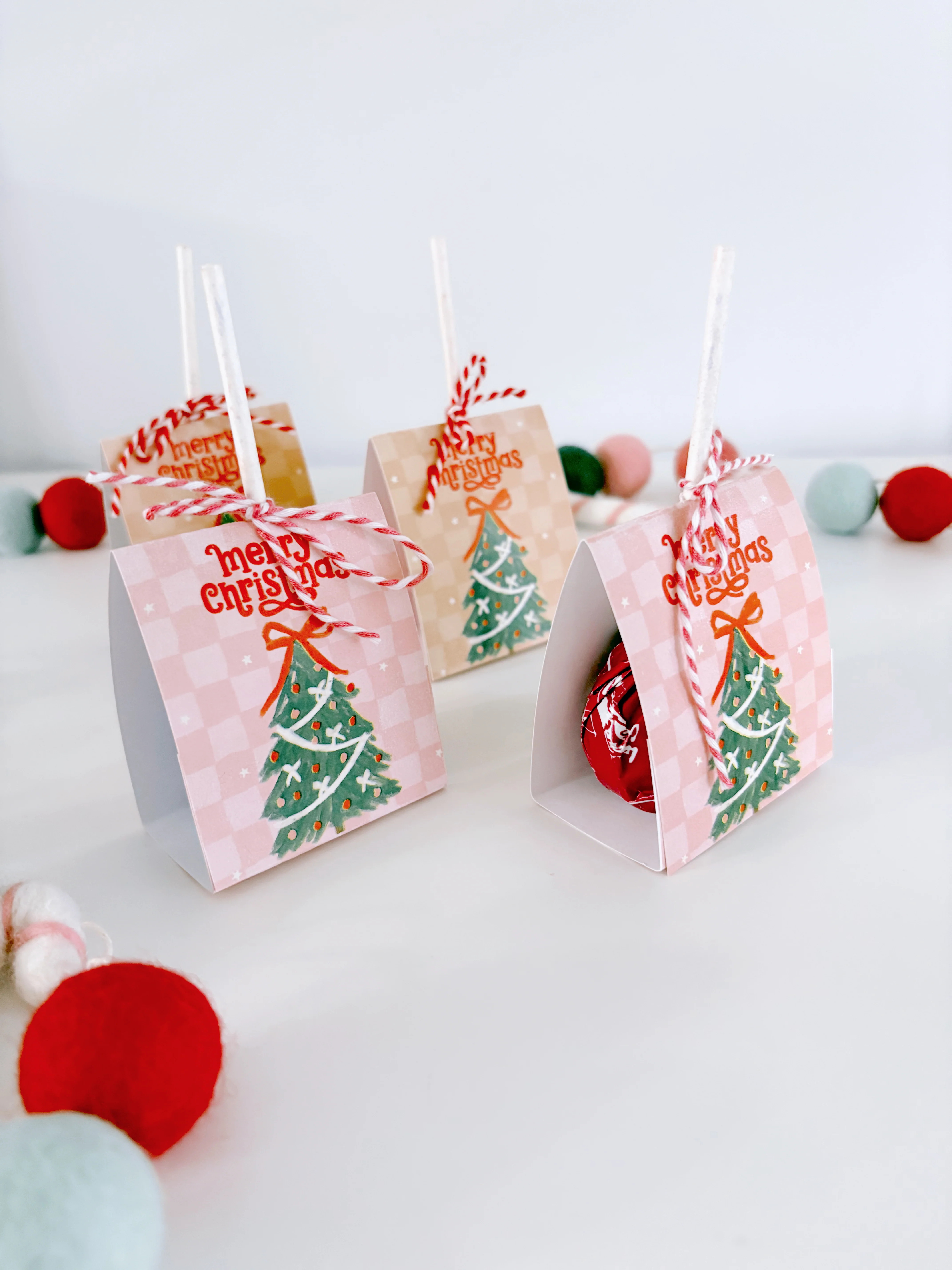 Standing Tree Treat Holders| Printable gift holder | The Letter Vee
