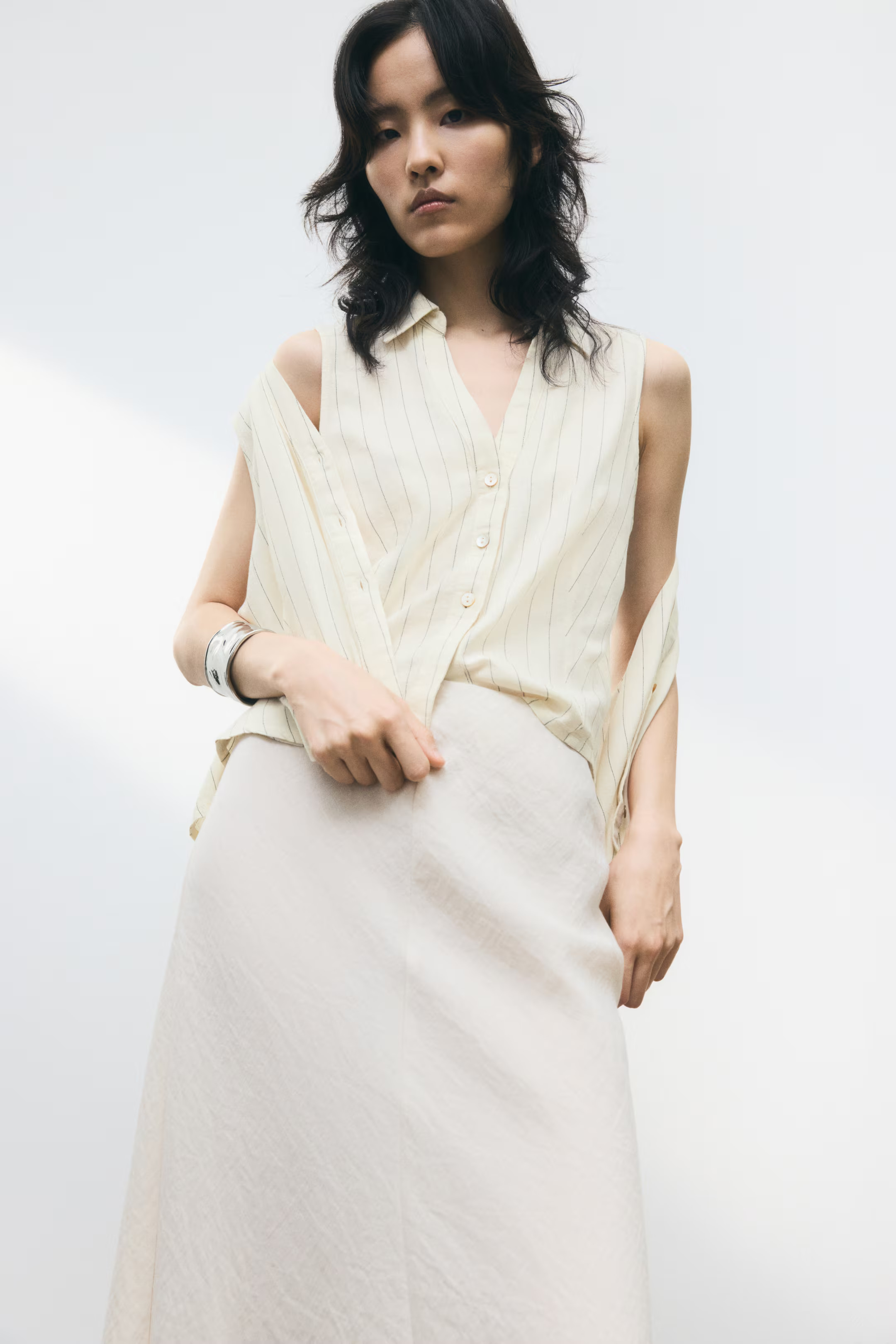 Linen-blend sleeveless shirt | H&M (UK, MY, IN, SG, PH, TW, HK)