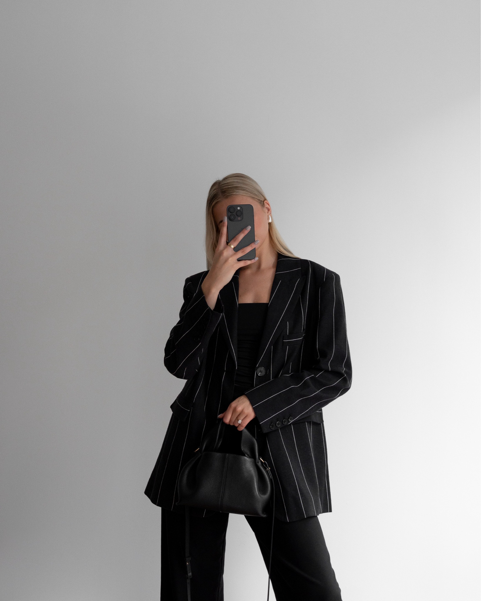 All black autumn look.

Blazer, office outfit, workwear, fall outfit, capsule wardrobee

#LTKWorkwear #LTKSeasonal #LTKStyleTip
