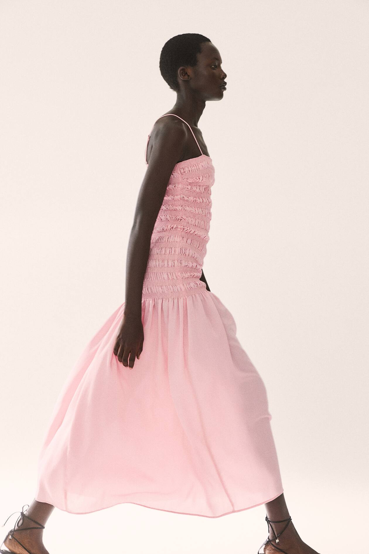 Smocked maxi dress | H&M (UK, MY, IN, SG, PH, TW, HK)