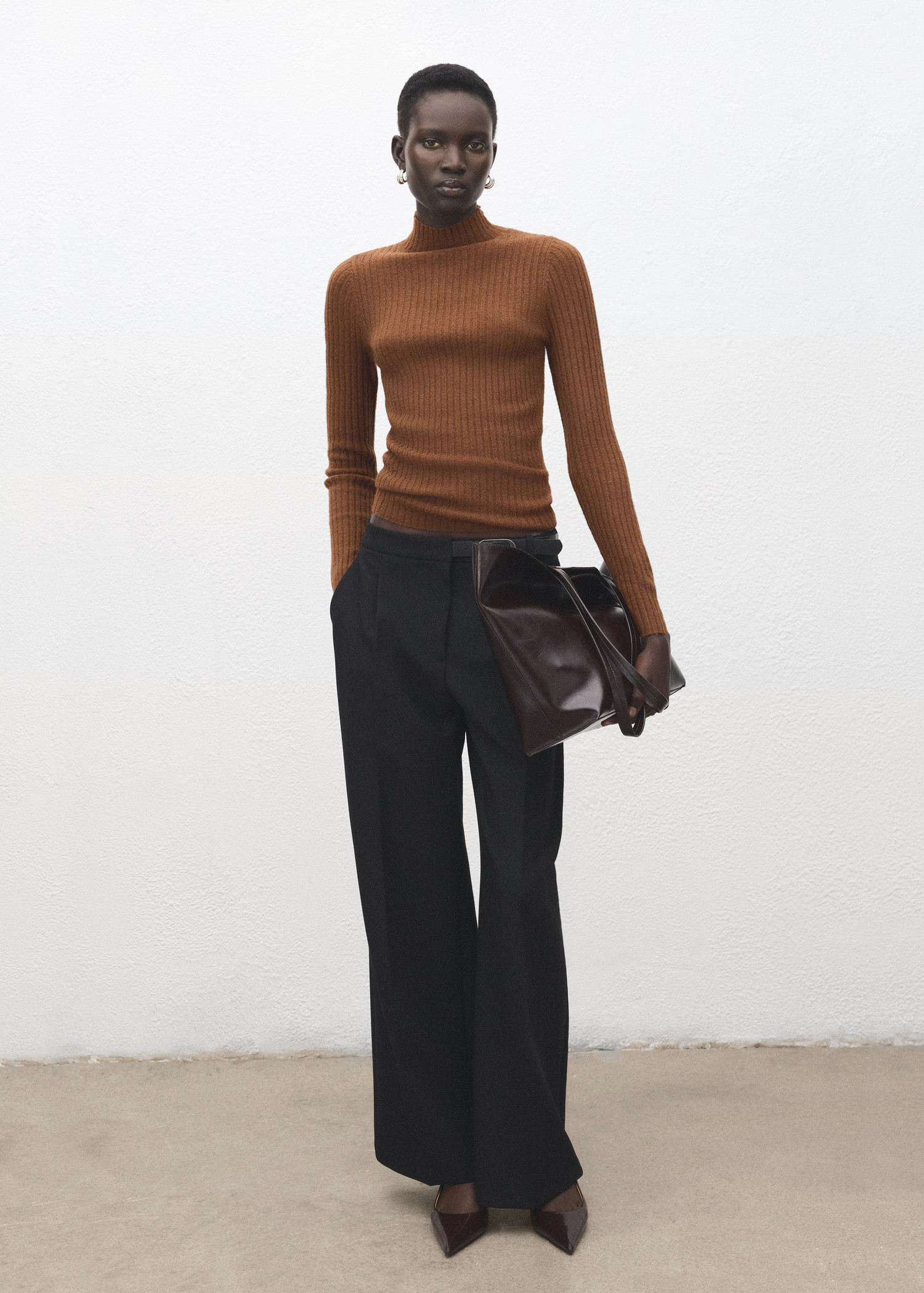 Tailliertes Jersey mit Perkins-Kragen | Mango EU