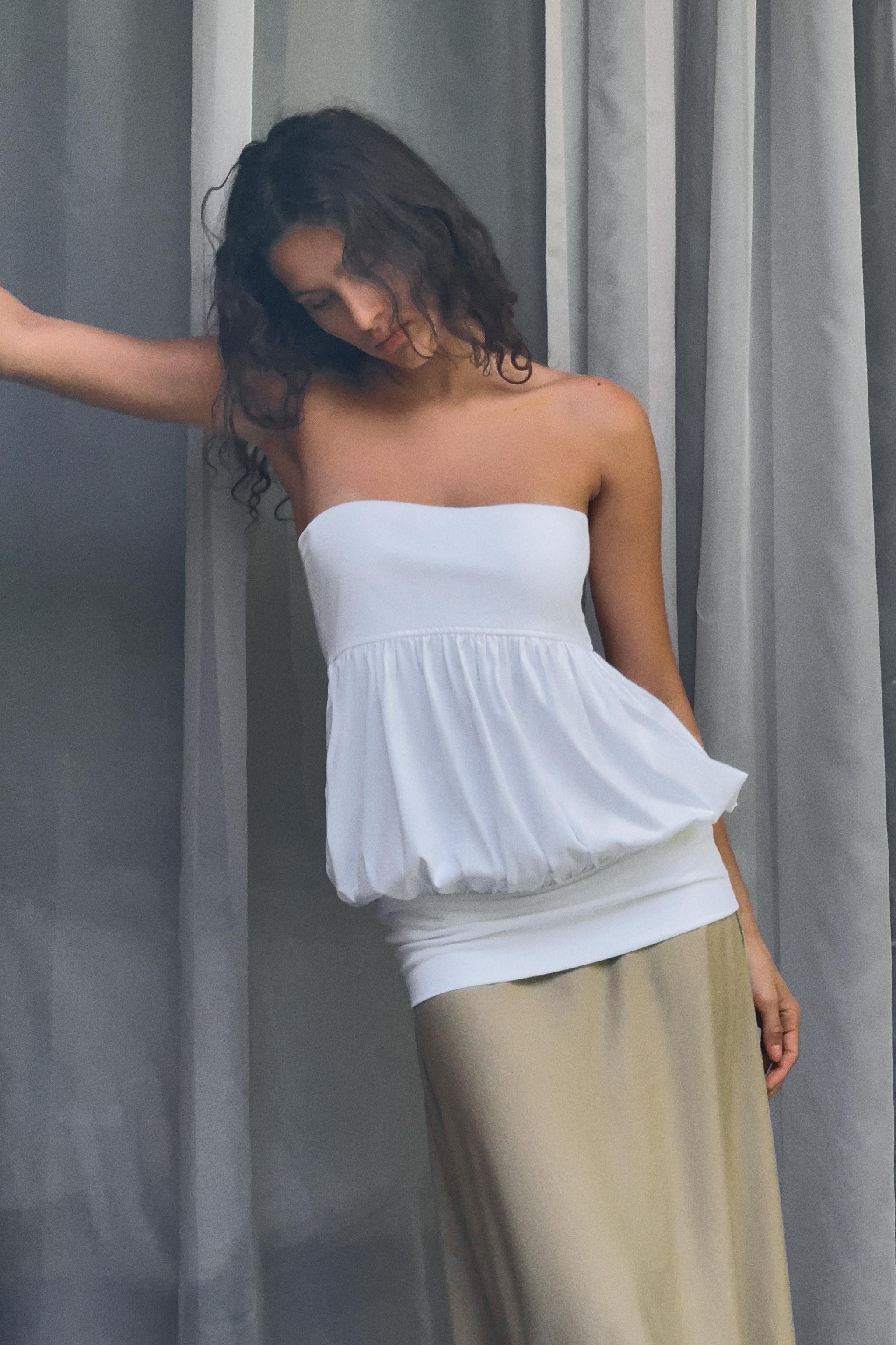 Dress made of 100% cotton yarn. Straight neckline and off-the-shoulder design. Contrasting combin... | Zara US