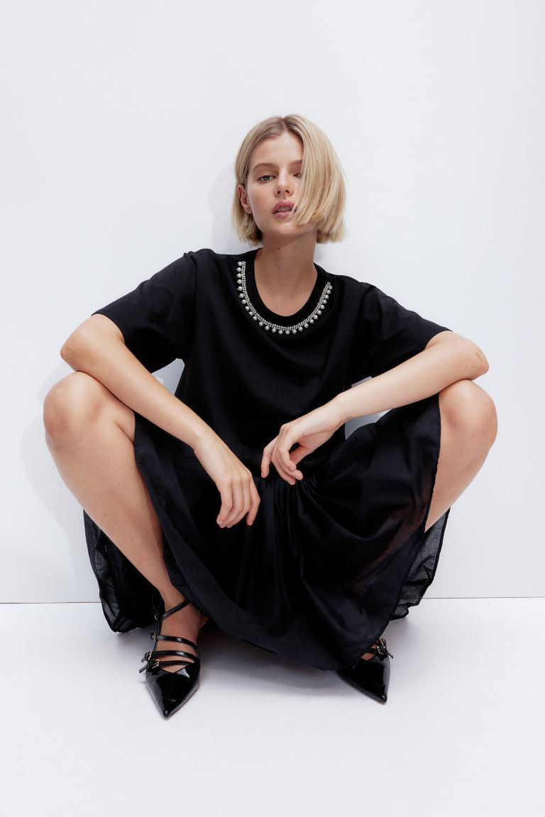 Embellished T-shirt - Round Neck - Short sleeve - Black - Ladies | H&M US | H&M (US + CA)