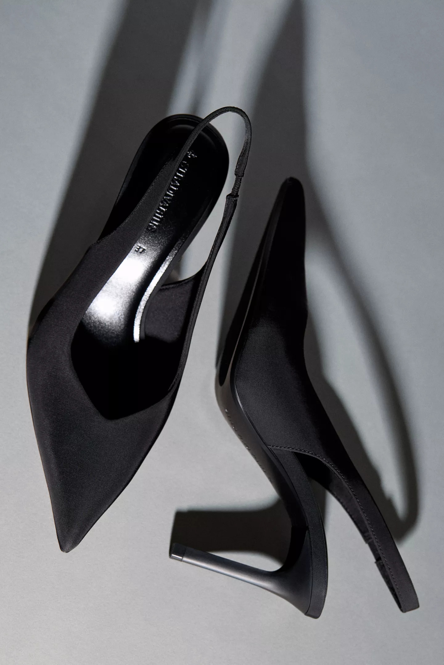 Scarpe slingback basiche - Scarpe con tacco da donna | Stradivarius Italia | Stradivarius (IT)