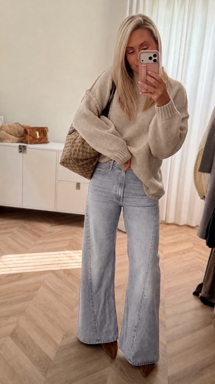 Fall layers- jeans in this wash are🤏🏼🤌🏼🍂!

Workwear. Work outfit. Sweater. Jeans.

#LTKootd #LTKWorkwear #LTKSeasonal