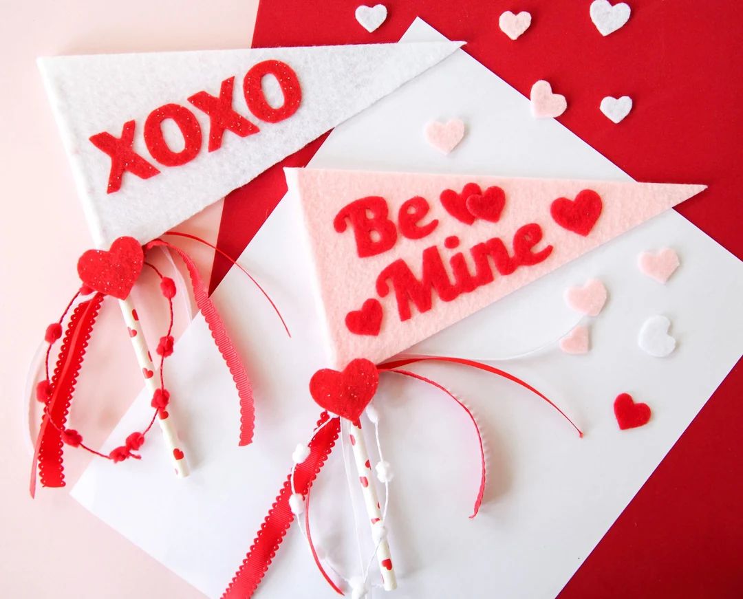 Felt Valentines Flag, Valentines Pennant, XOXO Pennant, Be Mine Pennant, Valentines Decor, Party ... | Etsy (US)
