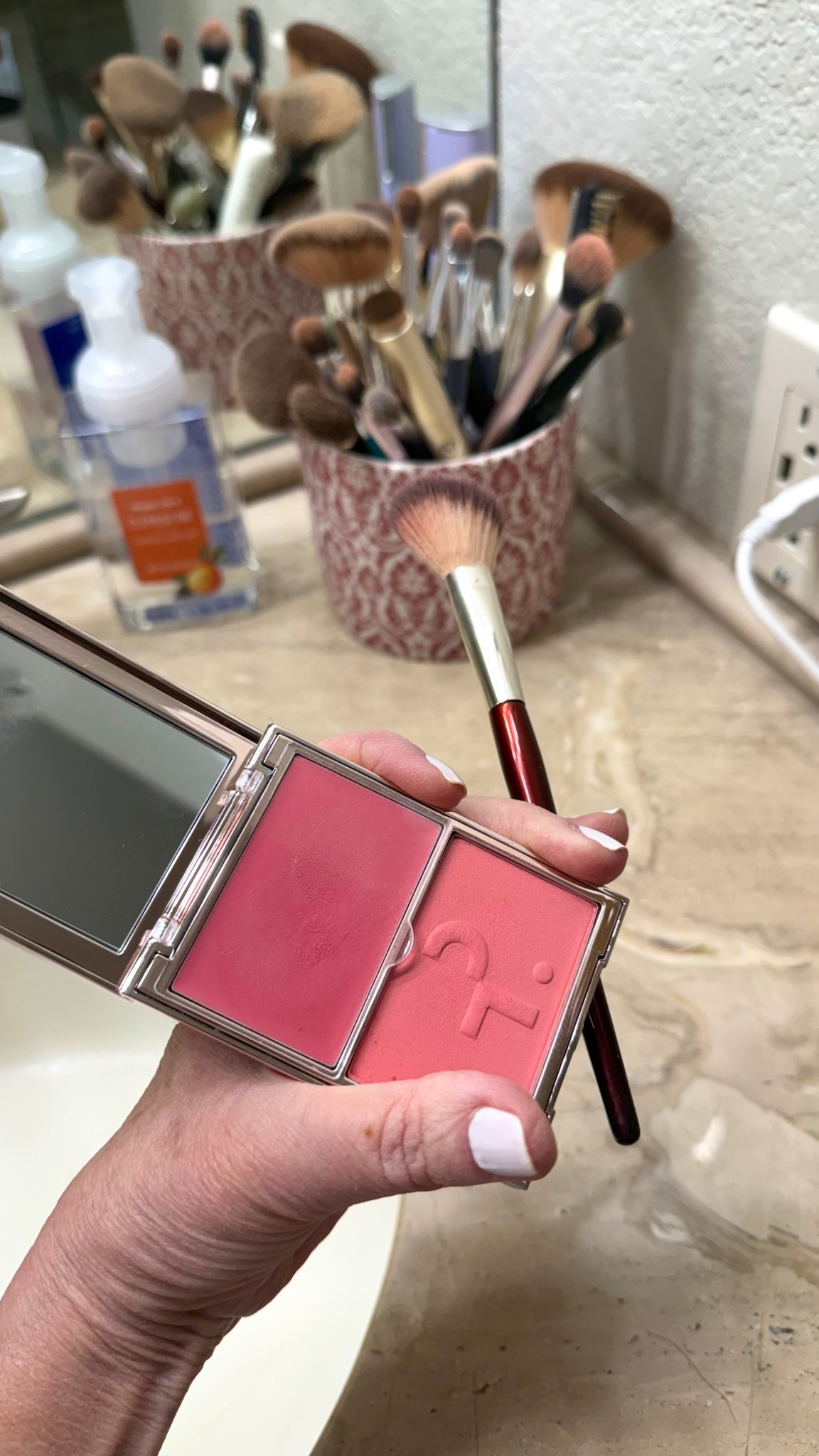Blush & Brush: I’m in the shade She’s That Girl

#LTKBeauty #LTKOver40 #LTKgrwm