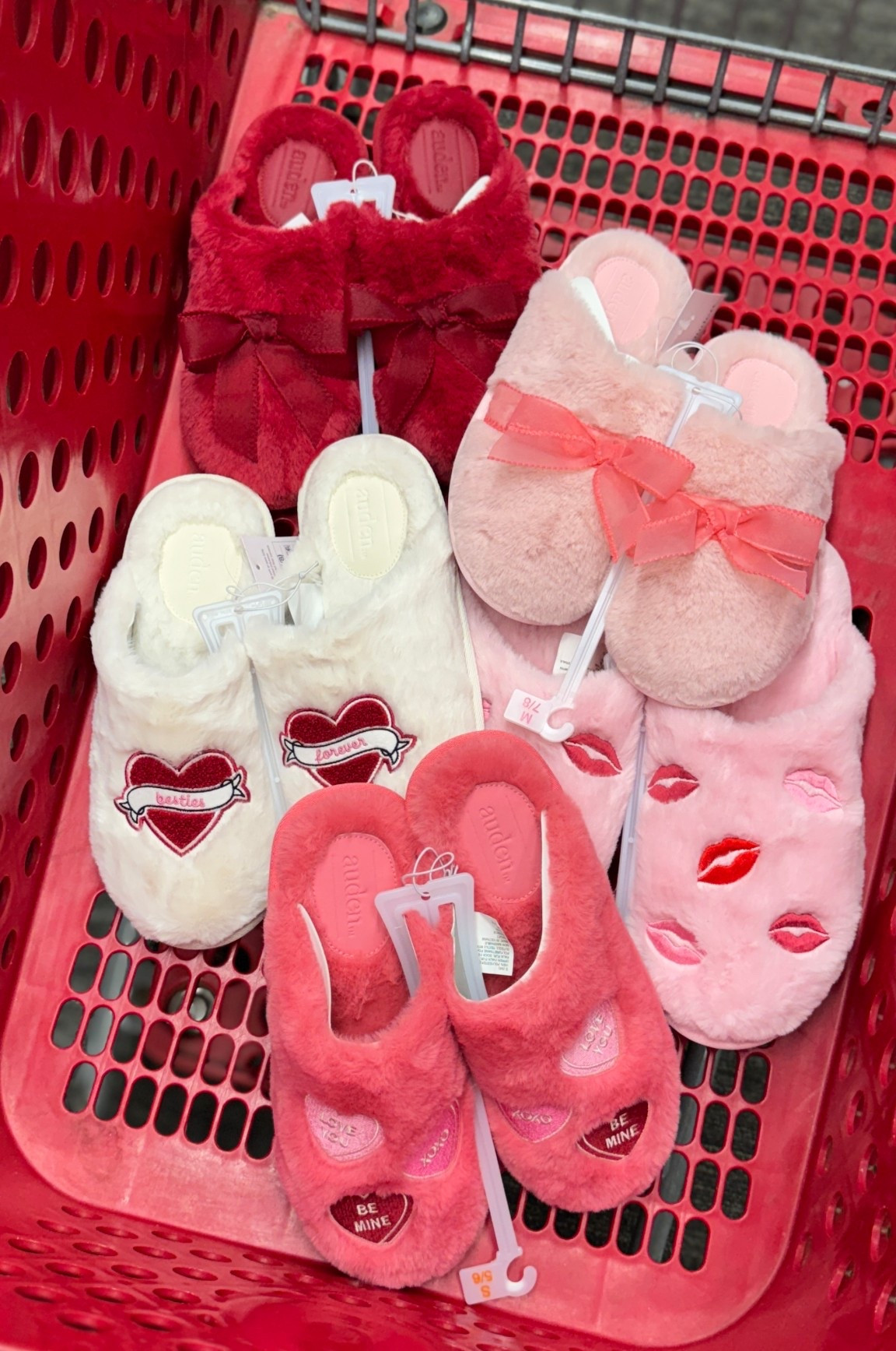 NEW Auden V-Day slippers 💞 