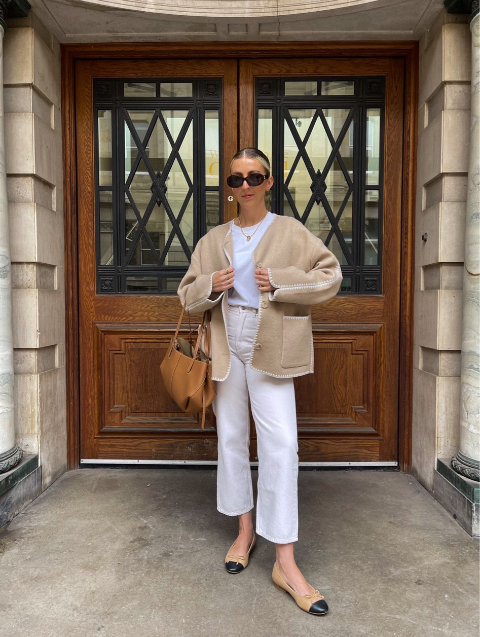 Beige wool jacket, white jeans, ballet flats, brown bag, celine sunglasses 🍂

#LTKfindsunder100 #LTKstyletip #LTKSeasonal
