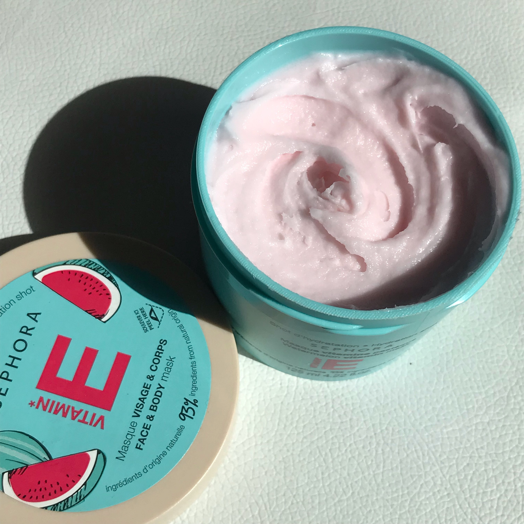 Nada como numa boa máscara de hidratação para comemorar o início do inverno seco que vamos encarar, né? Essa máscara tem vitamina E e apesar de ter melancia, não possui cheiro frutal. É uma das minhas queridinhas! Pode ser usada no rosto e no corpo  

#LTKbrasil #LTKbeauty #LTKSeasonal