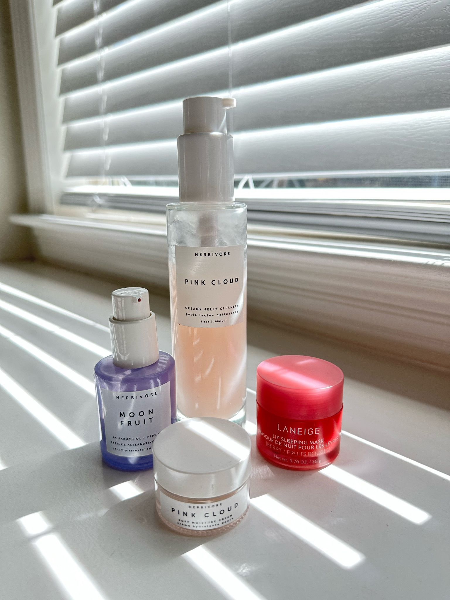 My night time skincare routine using Herbivore products. They are clean and vegan!

Cloud Jelly Cleanser
Cloud Jelly Serum (not shown)
Moon Fruit Serum
Pink Cloud Moisturizer
Laneige Sleeping Lip Mask



#LTKbeauty #LTKxSephora #LTKsalealert