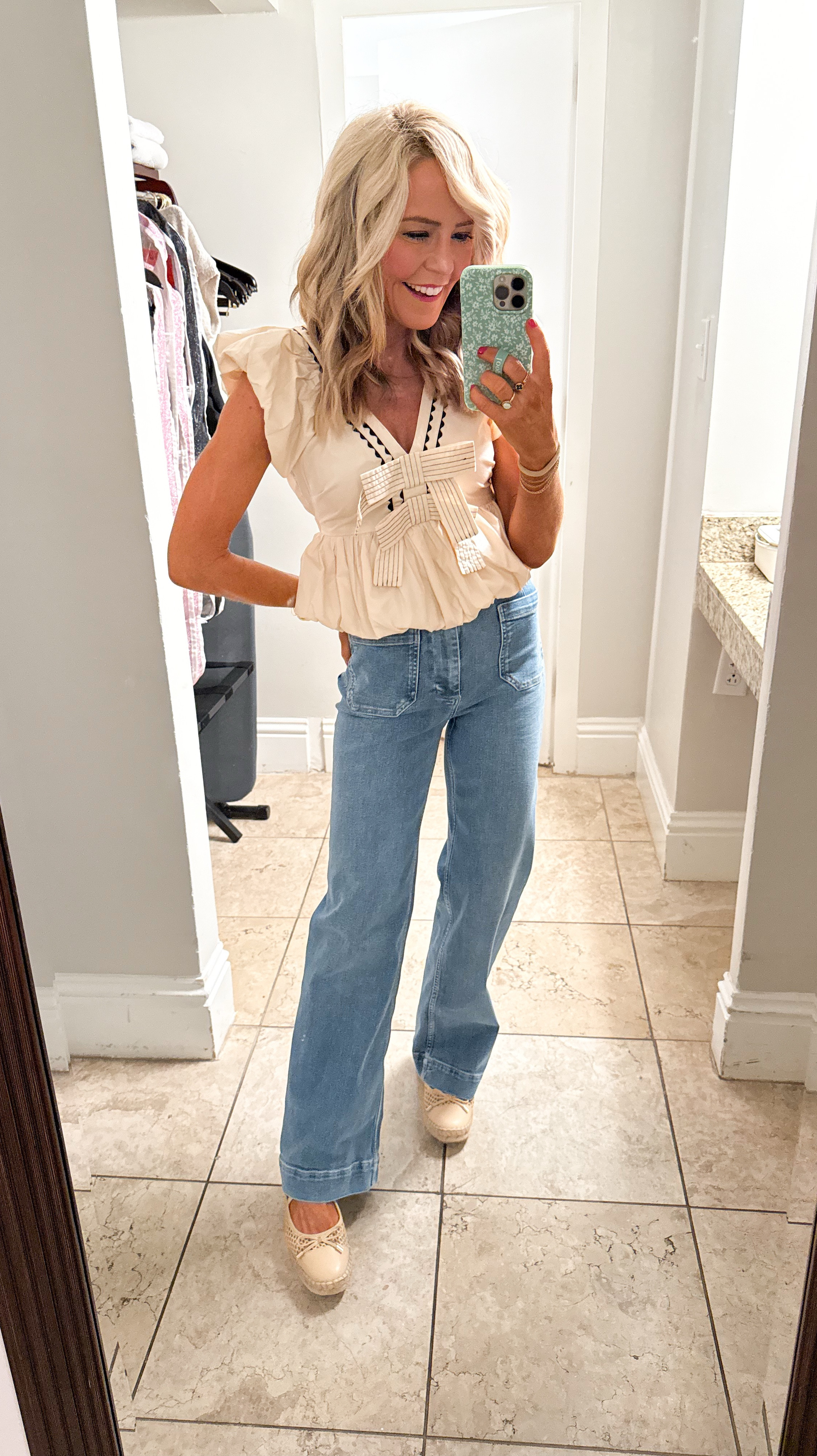 dance mom store = Saturday style! Wearing XS in top (Natasha15 for 15% off) + size 24 in denim || 

#LTKStyleTip #LTKPetite #LTKFindsUnder100