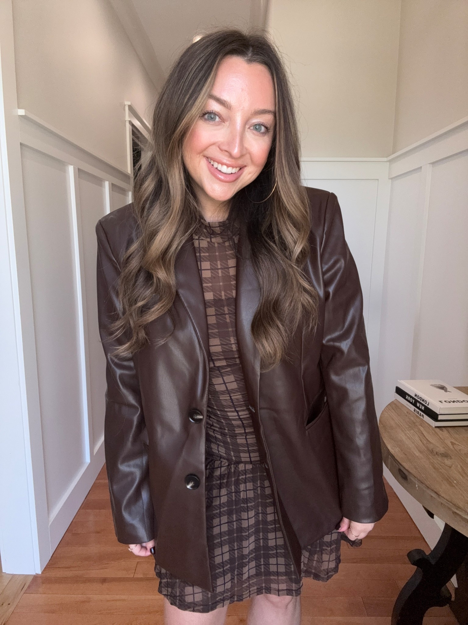 This brown pleather blazer is *chef’s kiss* 

#LTKHoliday #LTKootd #LTKStyleTip