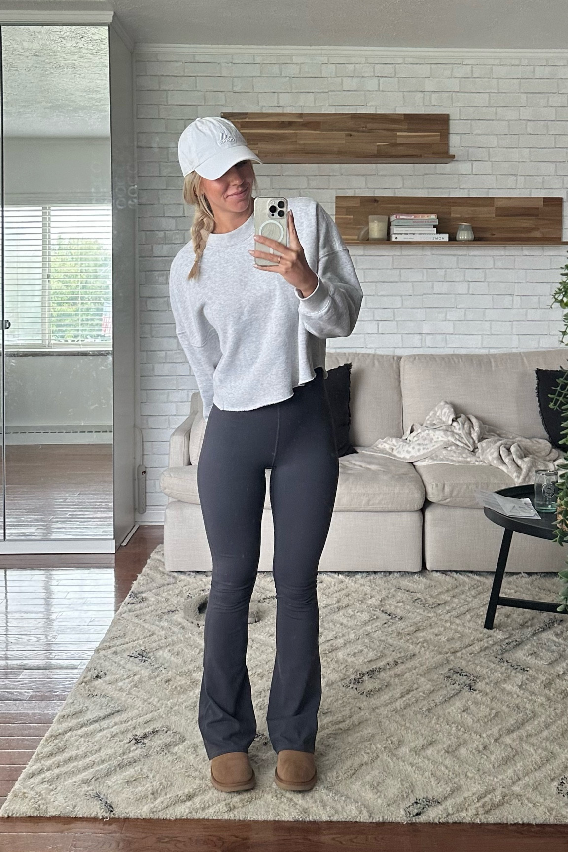 Sunday cozy fit 

#LTKshoecrush #LTKSeasonal #LTKstyletip