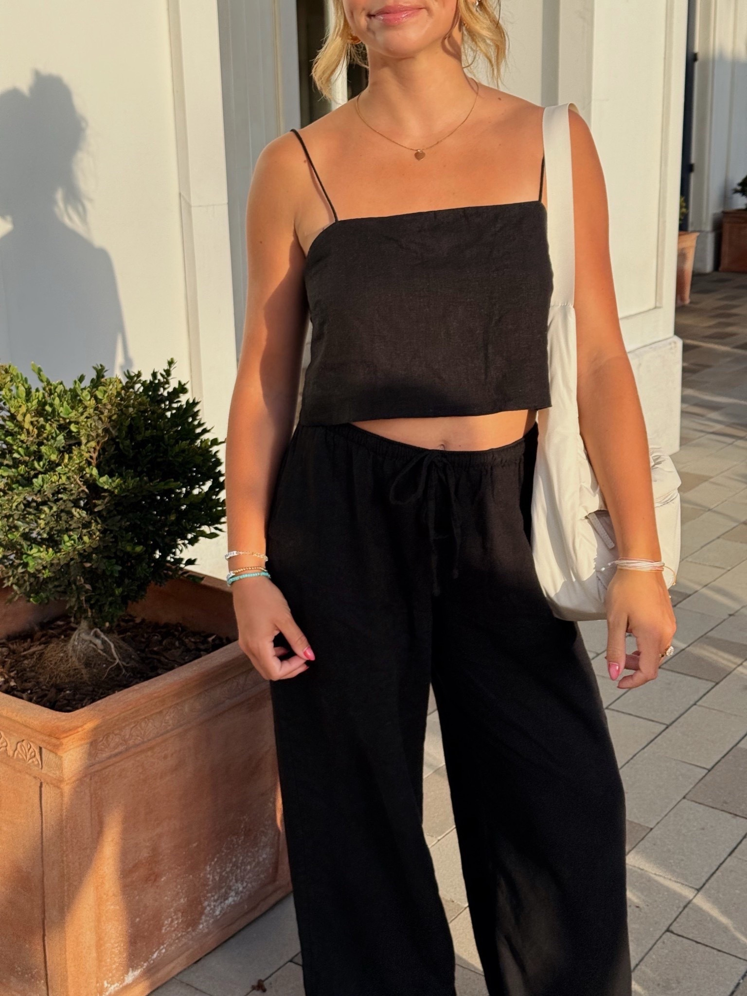 obsessed with this black set from abercrombie 🤍 can be dressed up or down!



#LTKStyleTip #LTKFindsUnder100 #LTKSeasonal