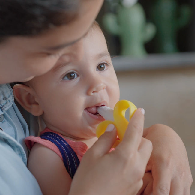 NanaNubs Banana Massaging Toothbrush | Nuby (US)