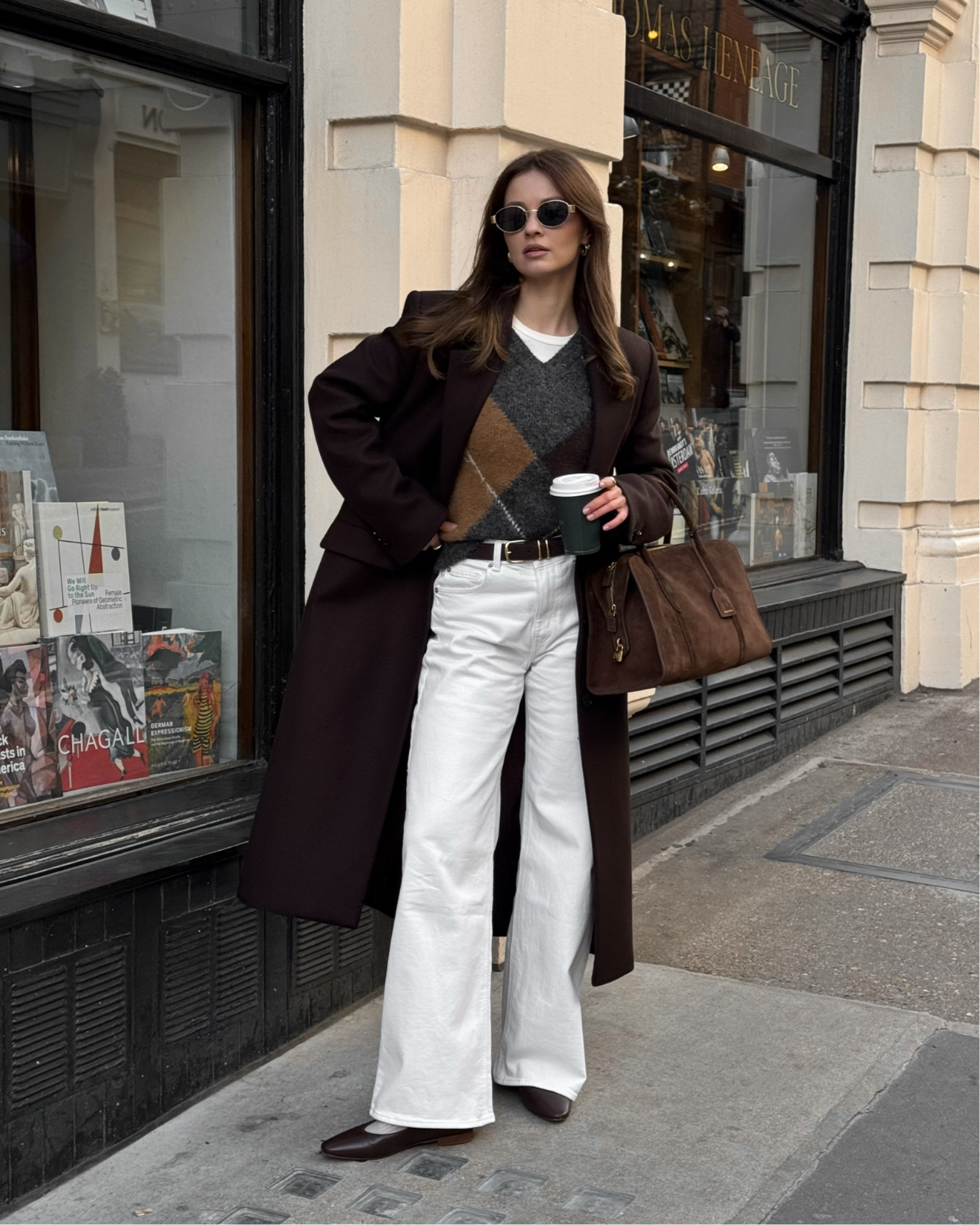 Transitional look 🫶🏻
Brown coat with white jeans 
Suede bag 
Cosy v-neck jumper

#LTKspring #LTKuk #LTKeurope