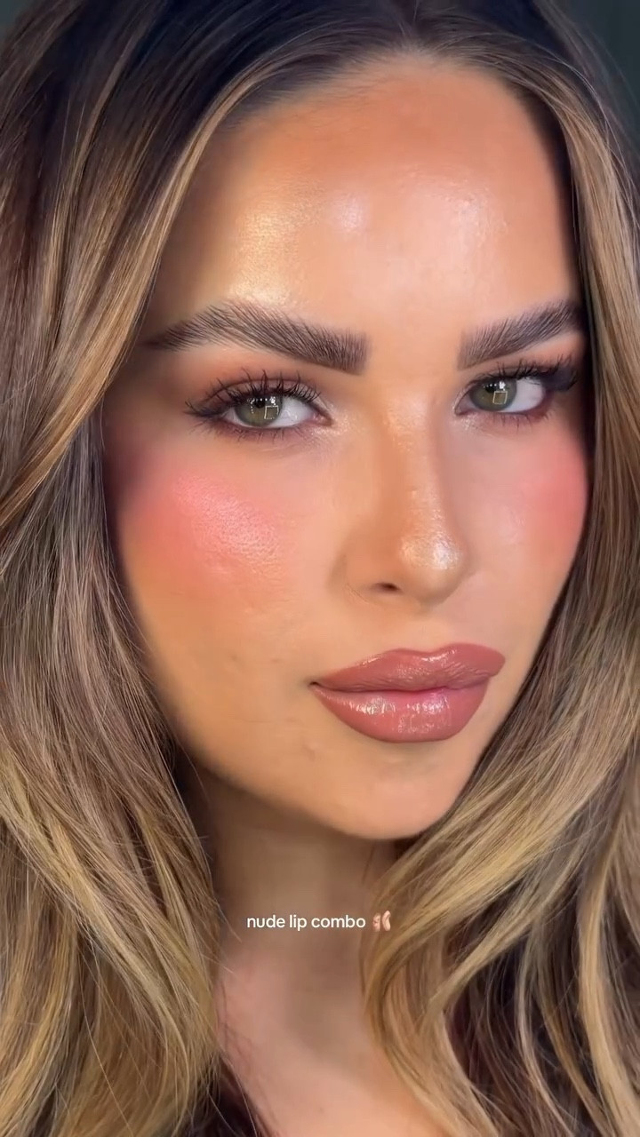 sooo I’ll be wearing this one on repeat 🩰 @makeupbymario lip liner in almond + @maccosmetics lipstick in off the market + @irisandromeo moisture lip balm in dawn #lipcombos #lipcombo #makeuptutorial #makeupinspo #nudelip