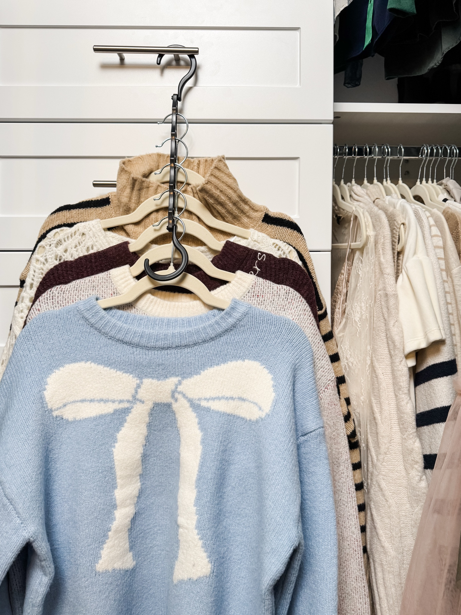 Space saving hanger !

#LTKHome #LTKFindsUnder100 #LTKStyleTip