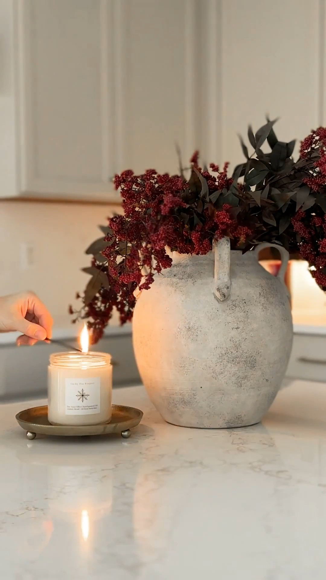 Kitchen island decor, Christmas decor, Christmas kitchen decorr

#LTKHoliday #LTKHome #LTKSeasonal