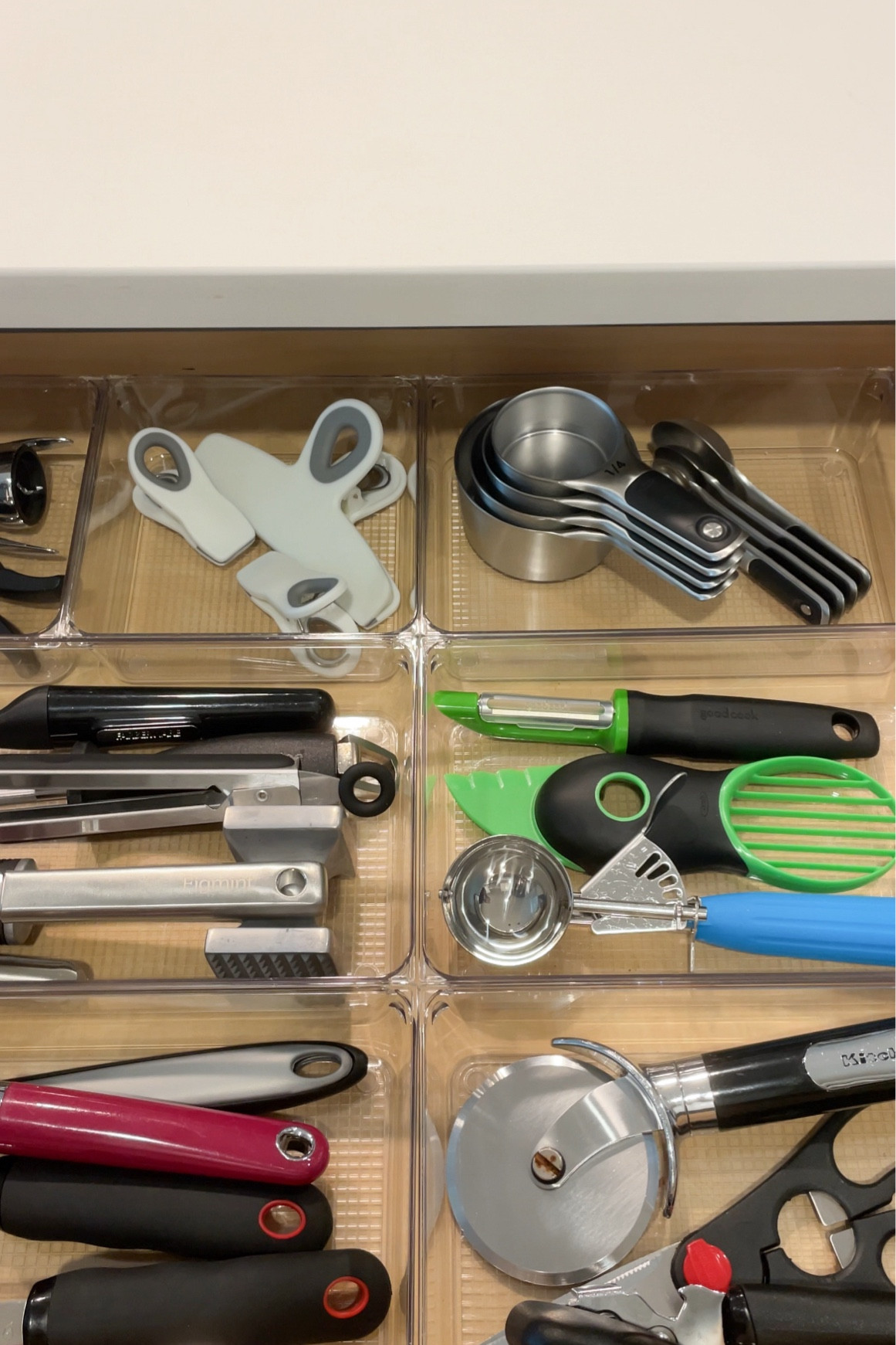 Kitchen organization / acrylic drawer organizers / OXO measuring cups / magnetic measuring cups / organized home 

#LTKHome