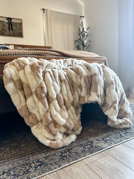 Use code cottoncreek for 45% off
Softest blankets!
Lola blankets
Vegan faux fur
Stain resistant 

#LTKhome #LTKsalealert