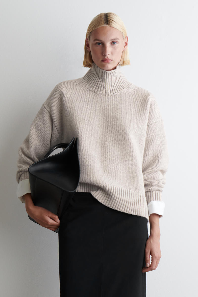 COS Women's Chunky Funnelneck Jumper in Beige | Wool | Size: Large | COS (AU)