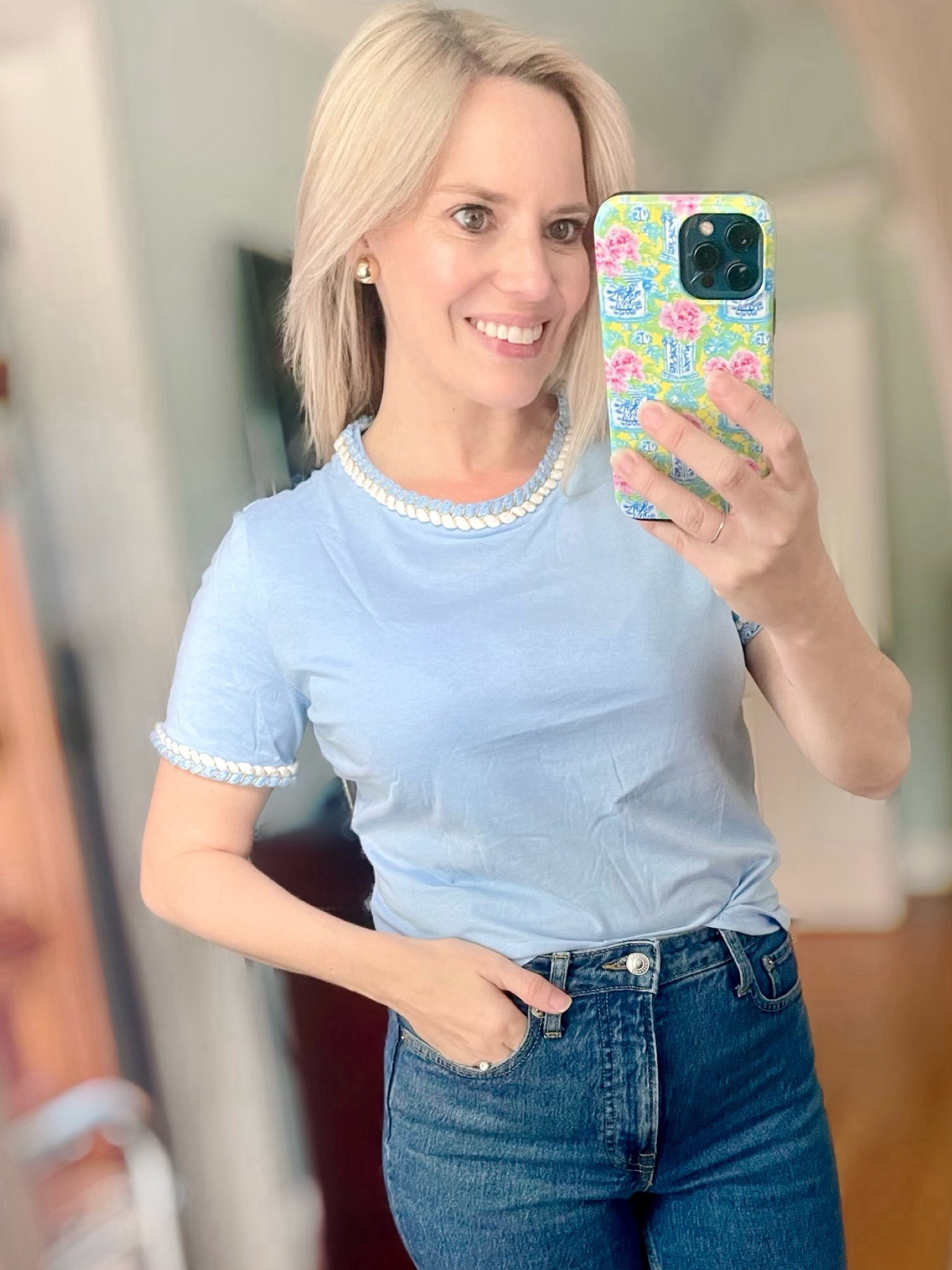 Classic tops, elevated t-shirt, work tops, classic outfits 

#LTKOver40 #LTKFindsUnder50 #LTKFindsUnder100