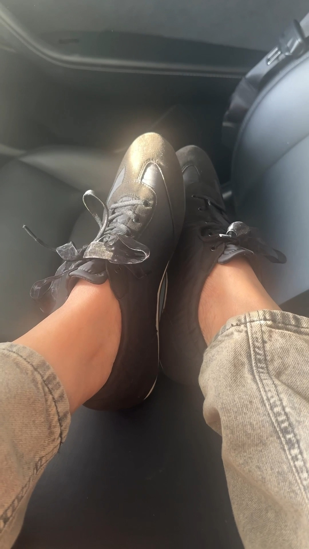 cutest and comfiest pair of sneakers!! So lightweight you can walk for hours in it!! Obsessed!! 
#shoes 
#sneakers
#bellahadid

#LTKActive #LTKU #LTKStyleTip