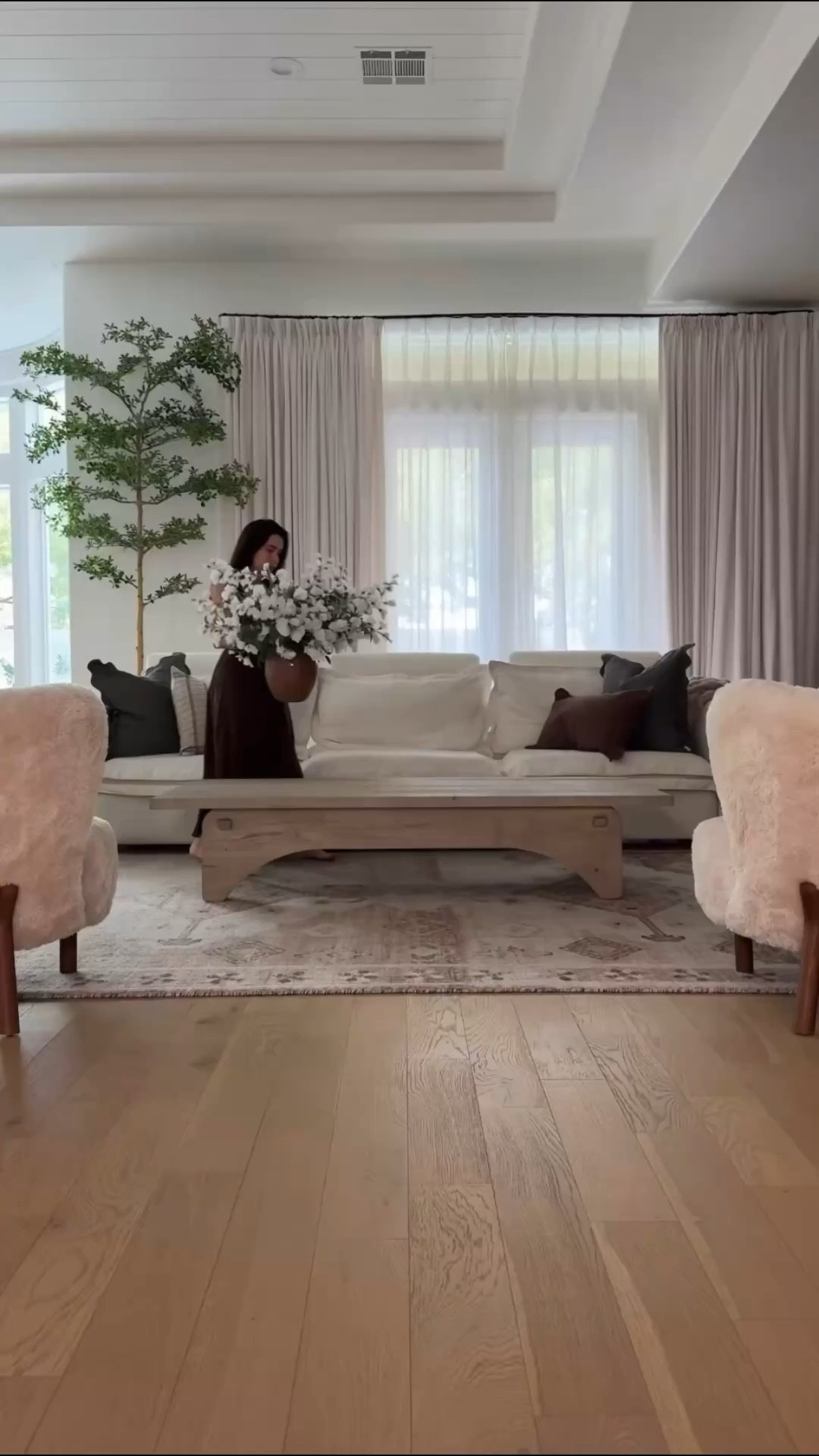 Living room 

#LTKMothersDay #LTKdayinmylife #LTKHome