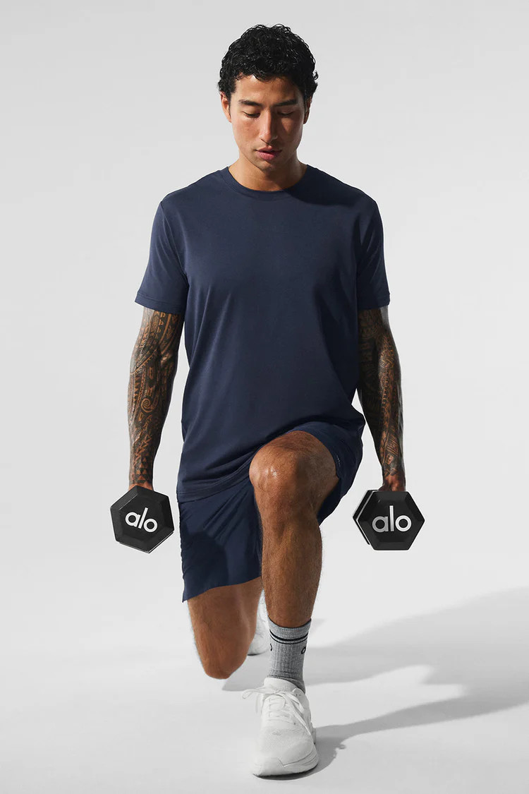 Conquer Reform Crewneck Short Sleeve - Navy | Alo Yoga (US)