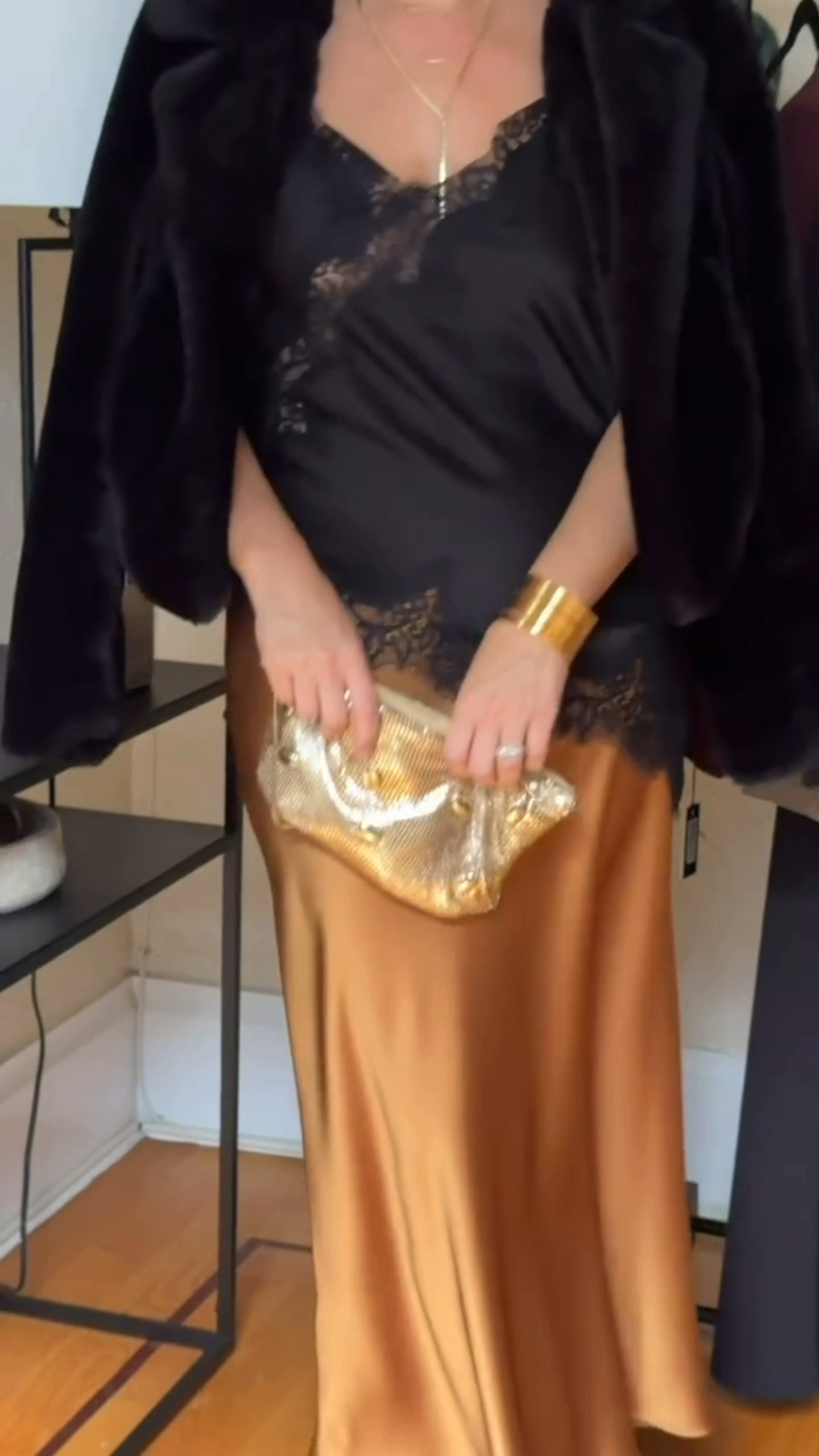 The 5-Point Rule is all about simple upgrades that make a big impact; starting with metallics. Think of shimmer as your easiest holiday style point. It catches the light, adds dimension, and pulls your look together without trying too hard.

Here are a few quick ways to add your “1-Point Metallic”:
• A metallic shoe, earring, or bag
• Let your accessories catch the light as you move
• A quick mirror spin to see how the shine elevates the whole outfit

Small detail. Big transformation.

Which metallic moment are you adding to your holiday looks?  

 #LTKHoliday #LTKSeasonal #LTKBeauty