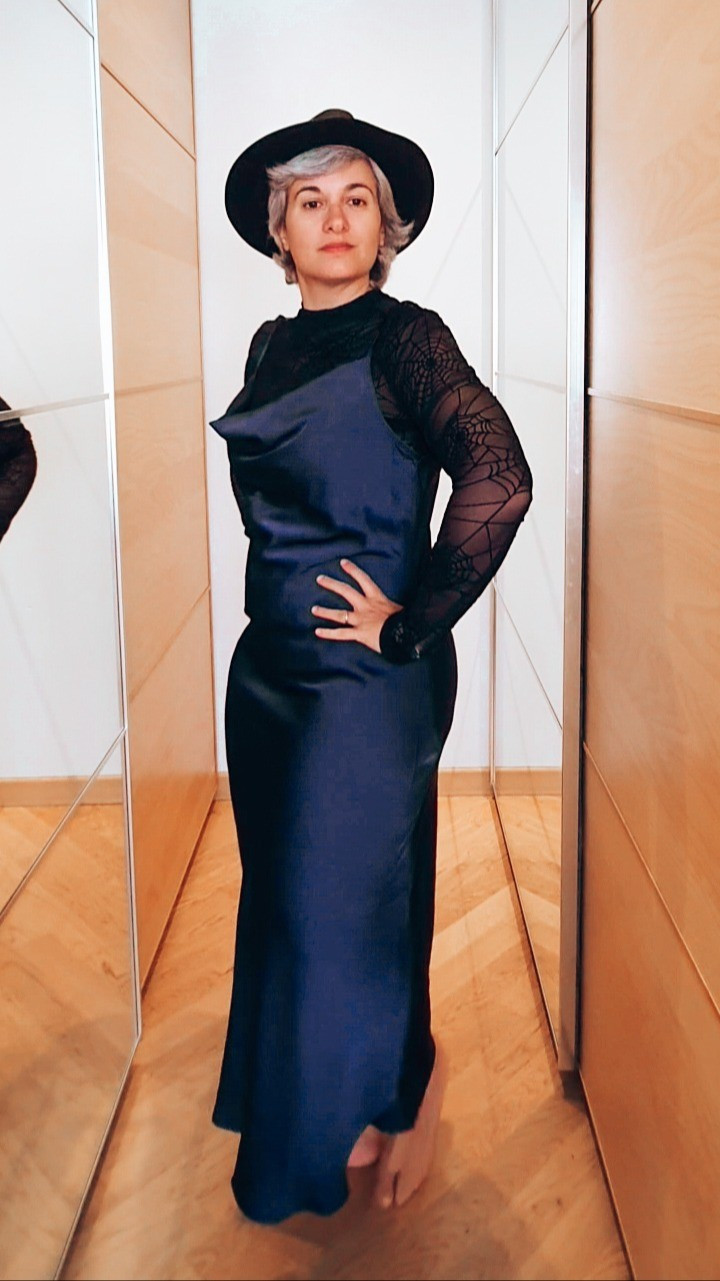 Halloween but it's Y2K#shein #slipdress #spider #blu #blue #sheinit #2024 #outfit #halloween2024 #outfithalloween  #autumn #fall #autumnstyle #styleblogger #liketkit #ltk #stylish40s #shortsfeedhttps://youtube.com/shorts/A4eZEWhi8UQ?feature=share

#LTKitalia #LTKautumn #LTKmidsize