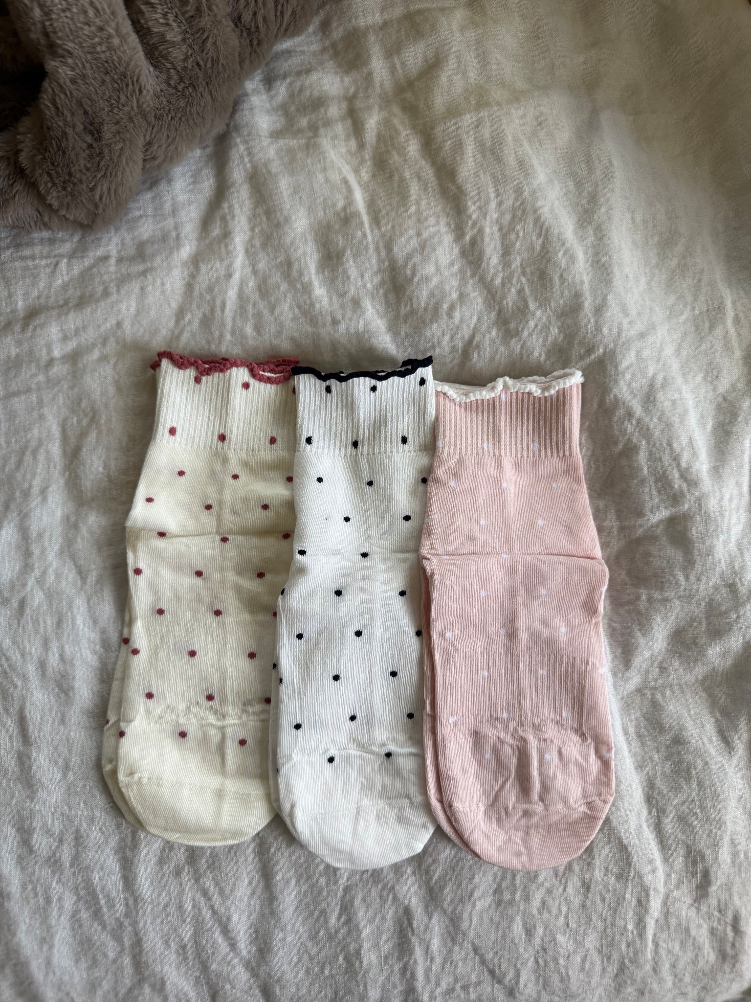 How cute are these polka dot ruffle pilate socks 

#LTKActive #LTKfitnessgoals #LTKValentine