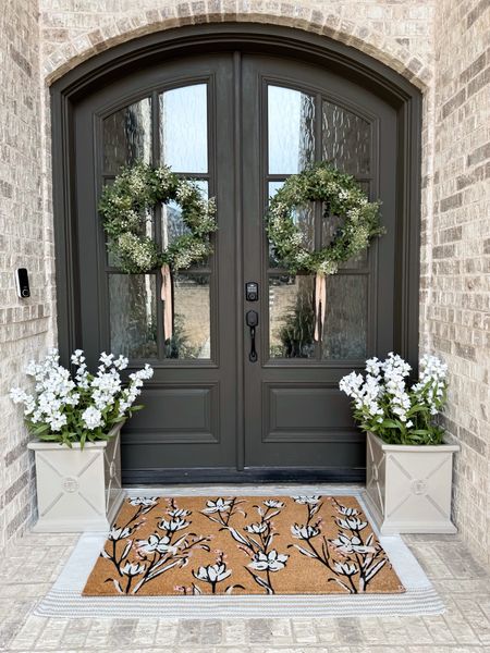 Spring front door decor 

#LTKfindsunder50 #LTKhome