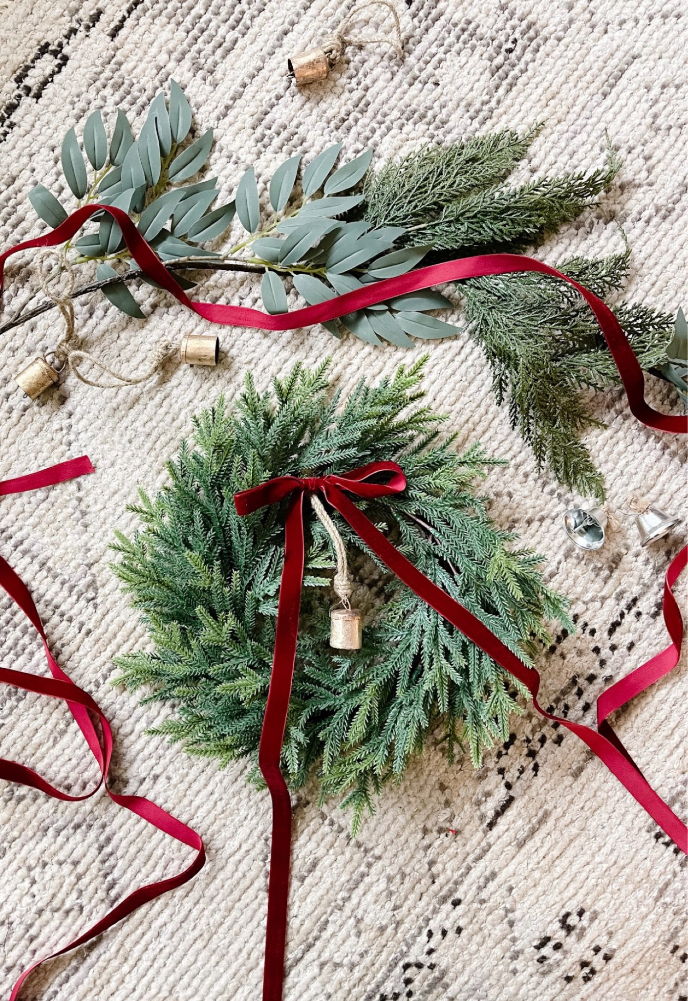 Mini Christmas wreath 🌲♥️

#miniwreath #christmasbells #velvetribbon

#LTKSeasonal #LTKHoliday #LTKHome