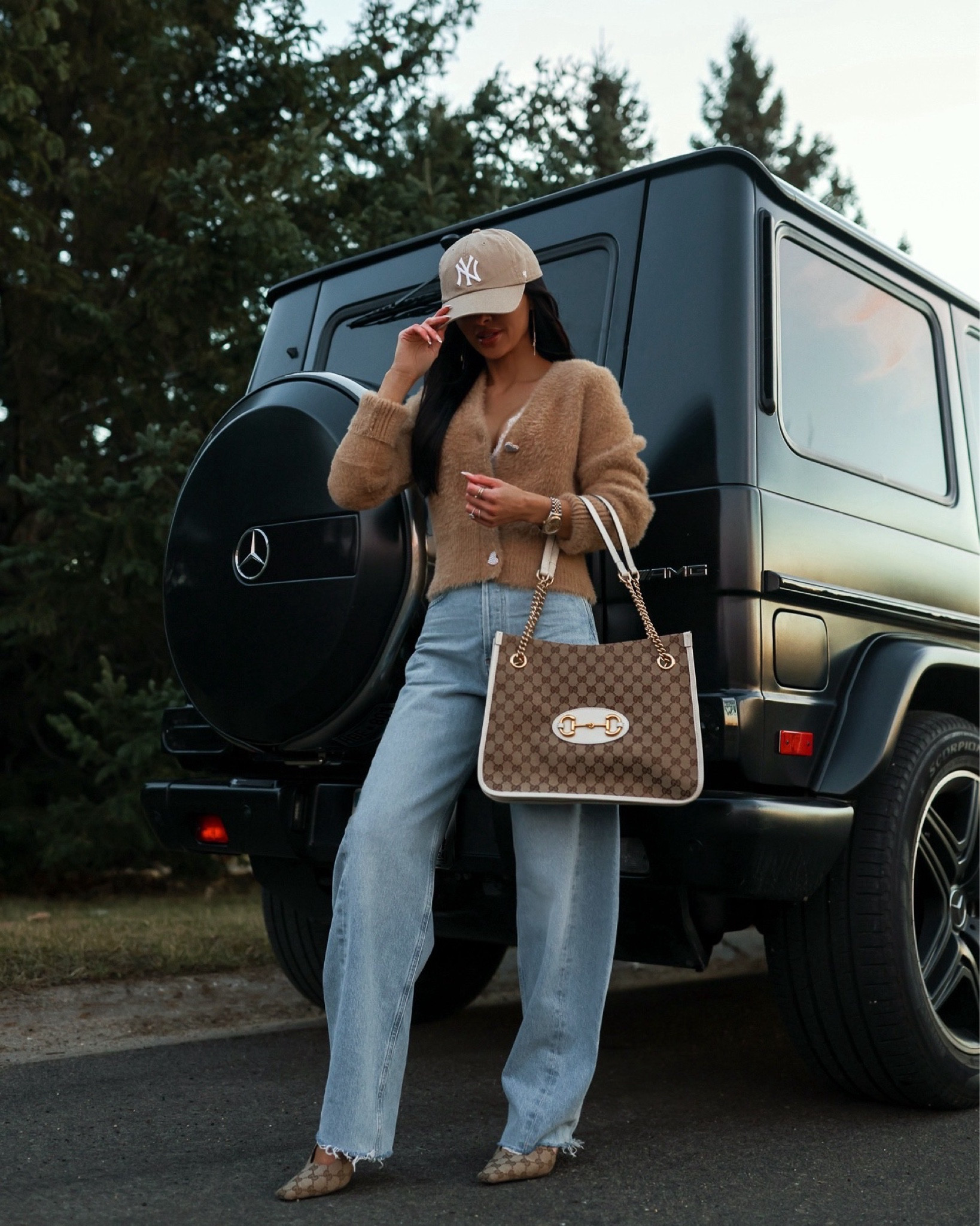 Fall outfit ideas
Agolde barrel Jeans / Agolde Luna jeans 
Beige cardigan 
Gucci slingback pumps 

#LTKStyleTip #LTKSeasonal #LTKShoeCrush