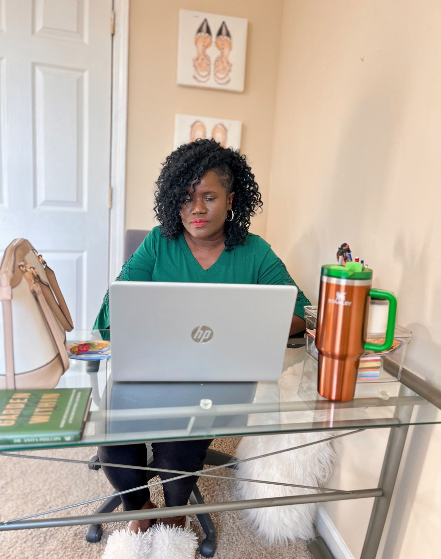 From side hustle to main hustle. Lol!
.
#stanleycup #workfromhomeessentials #sidehustle #hplaptops

#LTKHome #LTKdayinmylife #LTKmomlife