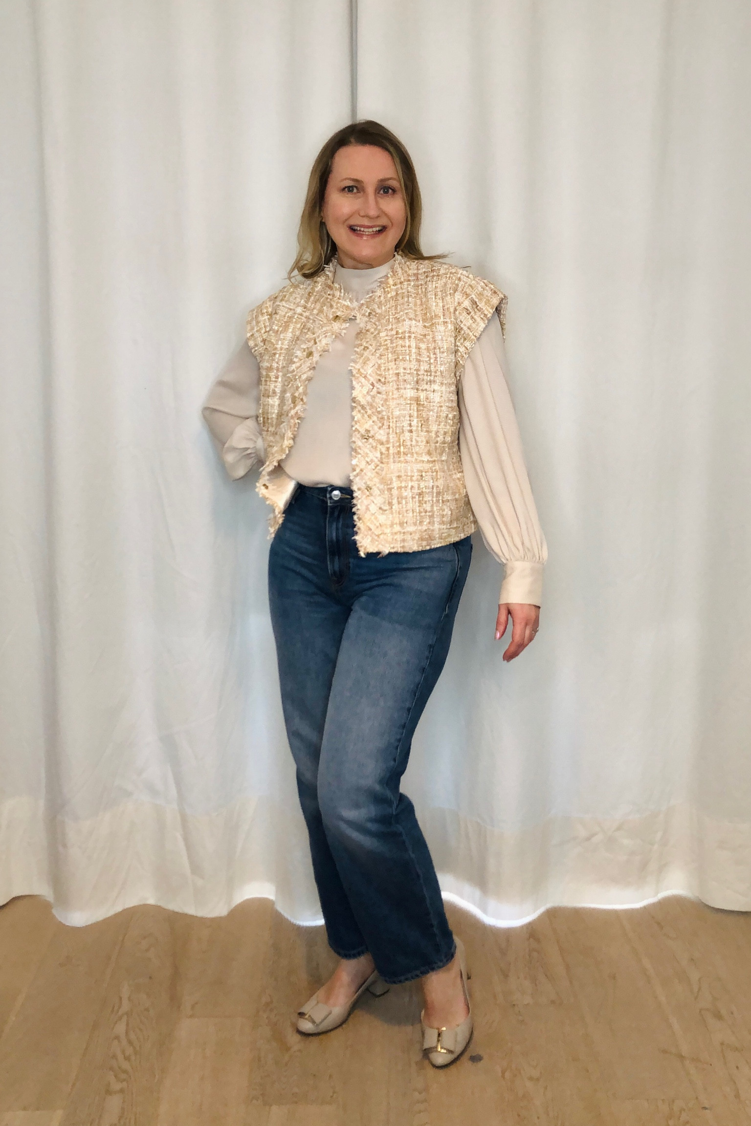 🚨 Spring Trend Alert: Feminine Bouclé  & Tweed 🚨

I got this cute sparkly tweed vest and I can already see that it’ll be one of my transitional style staples. We all know that Dutch spring is a big tease who gives, but mostly takes, so you’ll need to master the art of stylish layering. 

An oversized tweed vest is more relaxed than a chic jacket and also comfier to use than a fitted blazer would be. I paired mine with boyfriend jeans and billowy blouse with a high neck. 

This look could be glammed up with a truckload of pearls à la Coco Chanel. The material itself has such elegant Parisian lady vibes and I wanna hop on this trend immediately. 

How about you? Too ladylike or exactly what you have been longing for?



Tweed vest, bouclé vest, sleeveless blazer, sparkly tweed, feminine style, chic style, elegant style, spring look, spring trend, spring outfit, transitional style, Summum Woman, De Bijenkorf, Dutch fashion, Amsterdam fashion 

#ltkfashion #ltkstyle



#LTKstyletip #LTKeurope #LTKworkwear