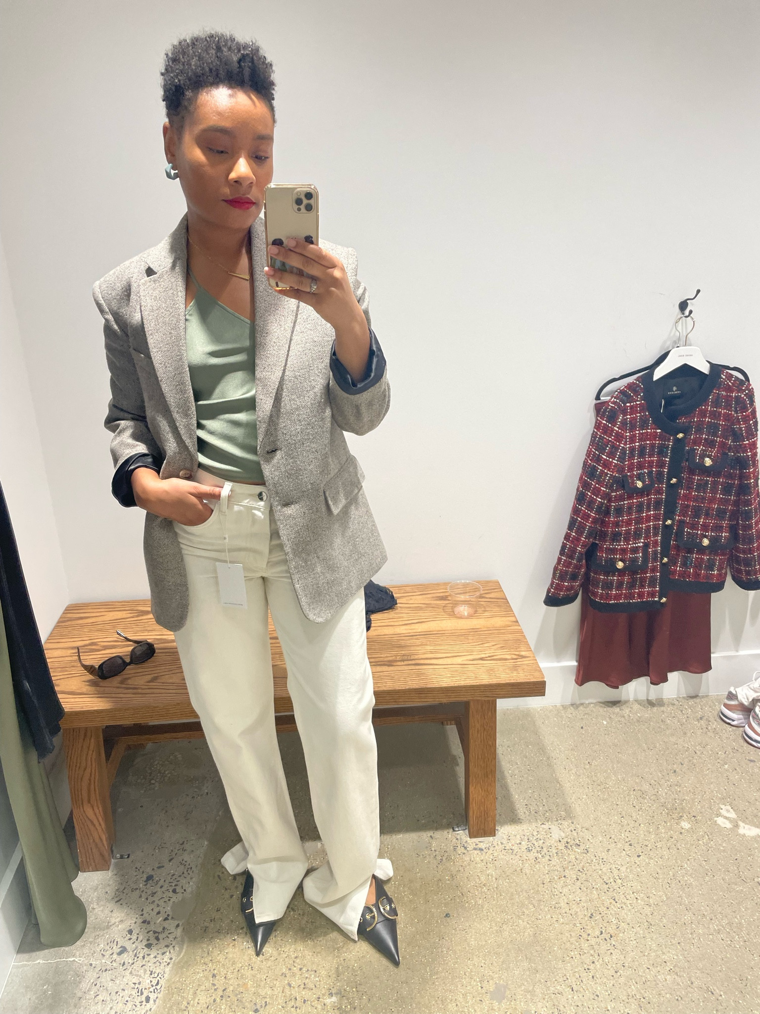 Blazer + top + jeans = my favorite outfit combo 😍

This one shoulder too is such a cool cut and it’s easy to dress up and down. 

#Aninebing #falloutfits #jeans

#LTKU #LTKSeasonal #LTKstyletip