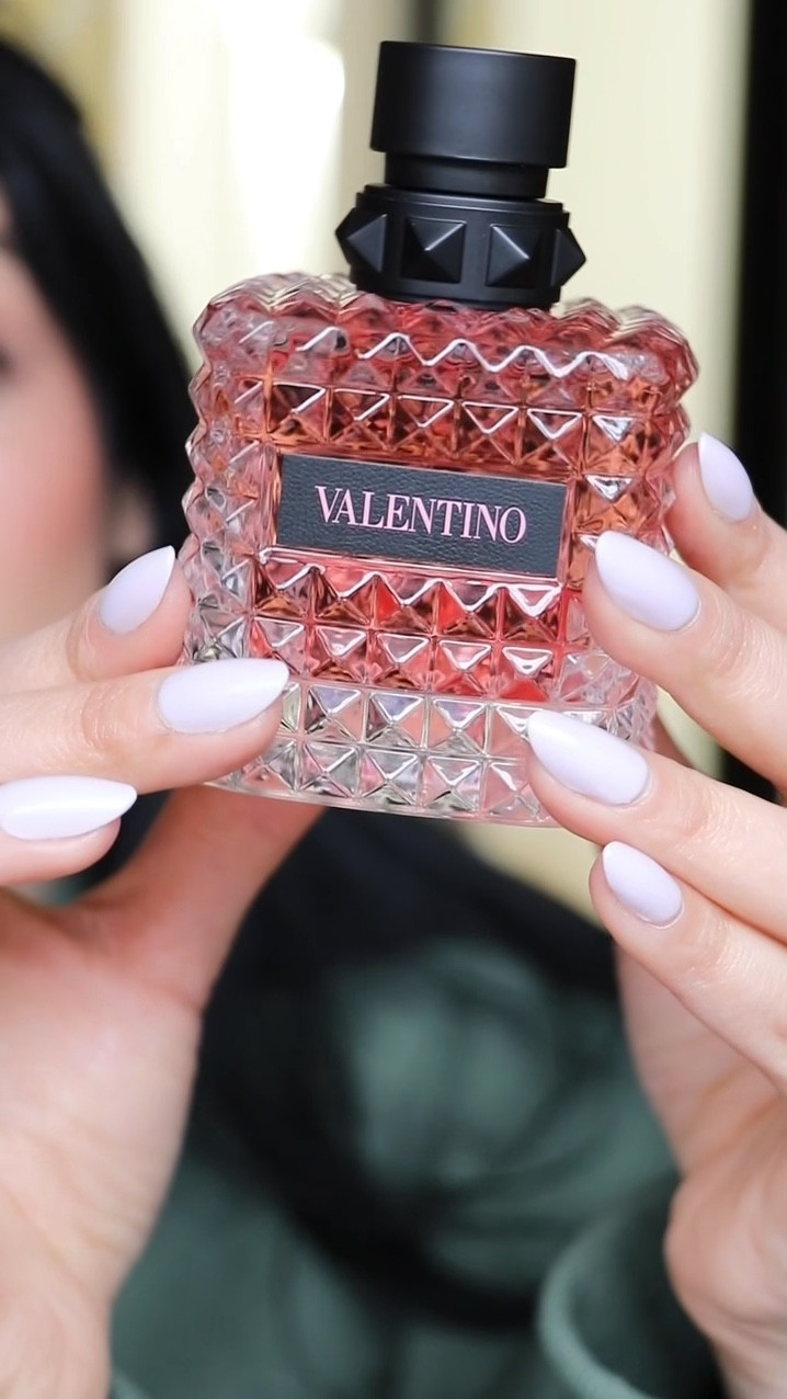 Battle of the scents - Valentino Born this Roma: Donna vs Uomo!

#BornInRoma #GiftedByValentinoBeauty 
#romance #fragrance #perfume #perfumetiktok 
@valentino.beauty 

#LTKWatchNow #LTKOver40 #LTKBeauty