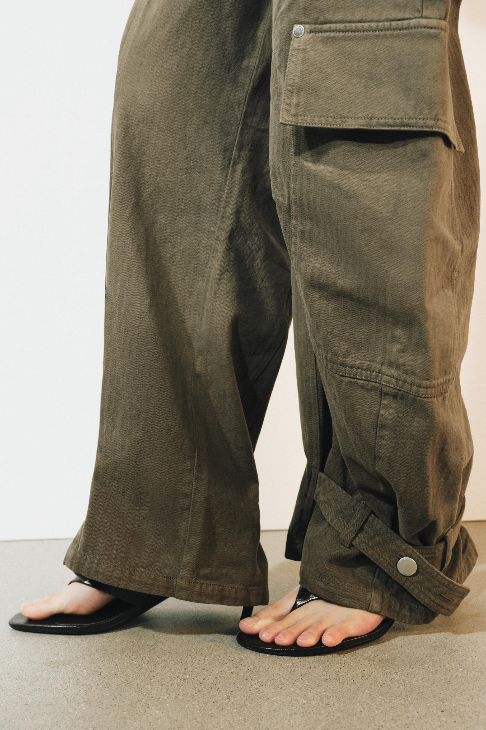ZARA WOMAN COLLECTIONTrousers with main fabric made from cotton yarn. Mid-waist with belt loops. ... | Zara UK