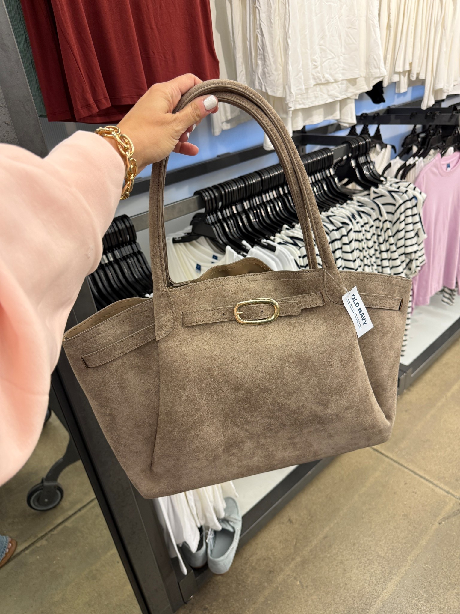 Can’t believe this tote bag is old navy it’s so nice. #oldnavy #tote #handbag 

#LTKFindsUnder50 #LTKootd #LTKSaleAlert