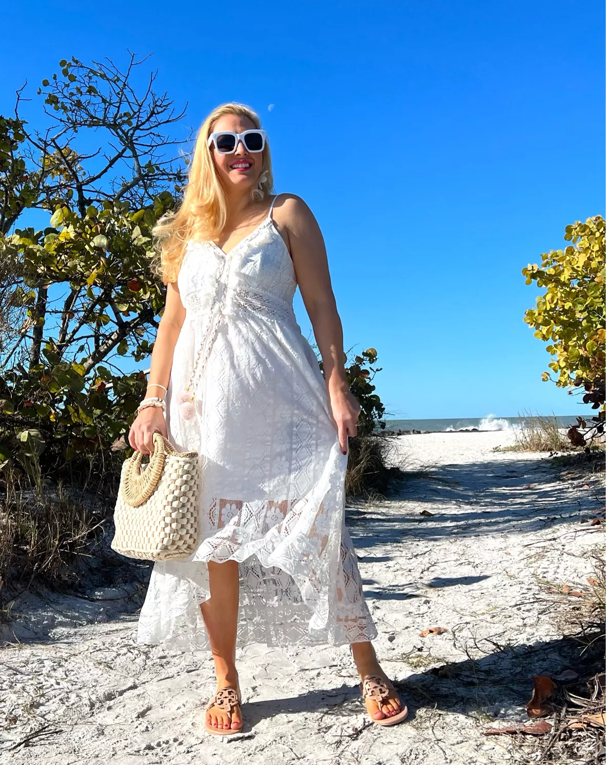 CUPSHE Women's Summer Slip Boho Maxi Dress Lace Up Tassel V-Neck Flare  Ruffle Beach Dresses White : : Clothing, Shoes & Accessories